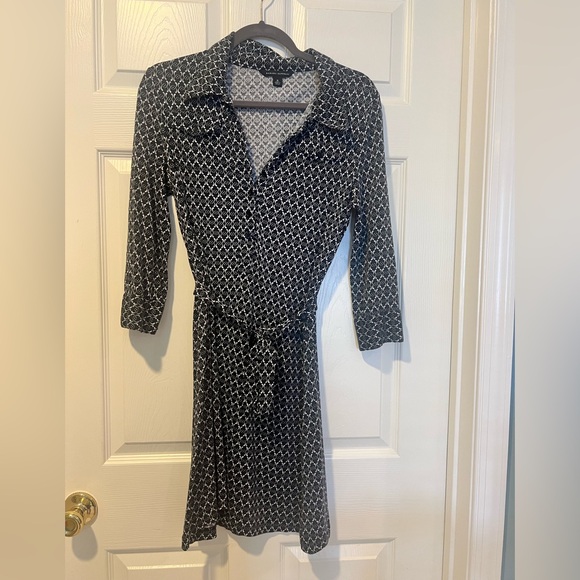 Banana Republic Dresses & Skirts - Banana Republic 3/4 Sleeves Black Patterned Dress. Size Medium